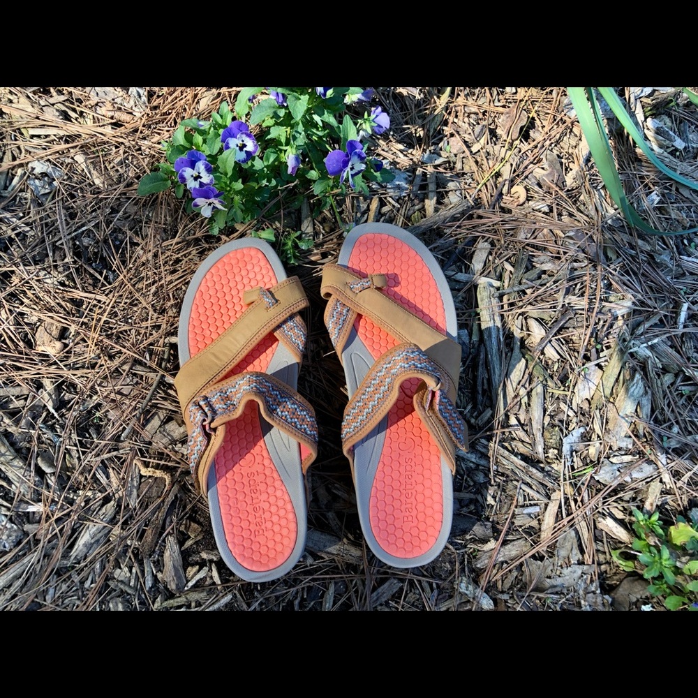 Baretraps Denni slide-on leather adjustable strap brown and coral sandals 10
